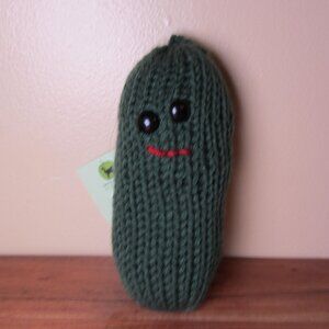 plush knit pickle NWT green apple alpacas you're kind of a big dill (W6435)